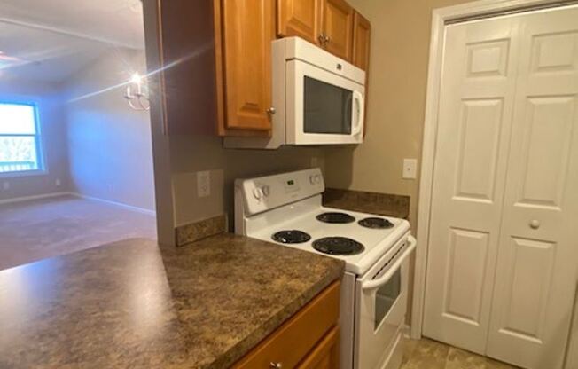 1006-16 Brookhollow