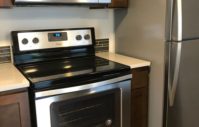 3 beds, 2 baths, 1,044 sqft, $1,895, Unit 207