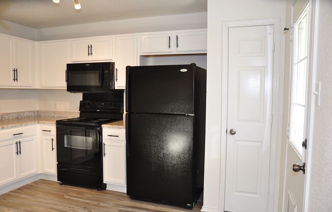 3 Bedroom 2.5 Bath in Hutto Square