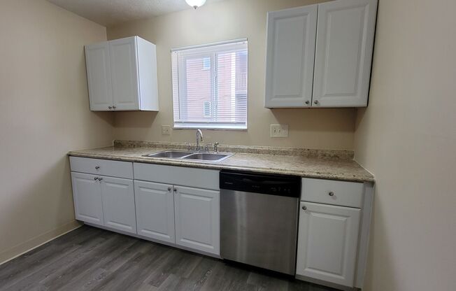 2 beds, 1 bath, 1,000 sqft, $1,200, Unit Apt 7
