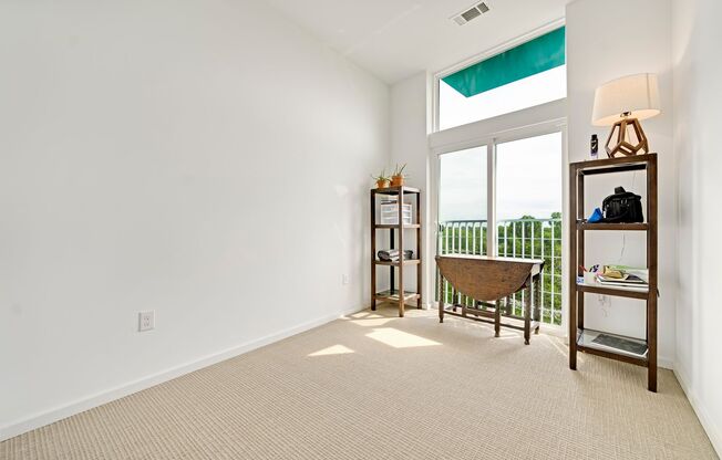 2 beds, 1 bath, $2,000, Unit # 59