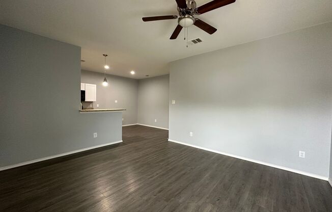 Nice 3 Bedroom, 2 Full Bath Duplex Located in SW Ft. Worth.