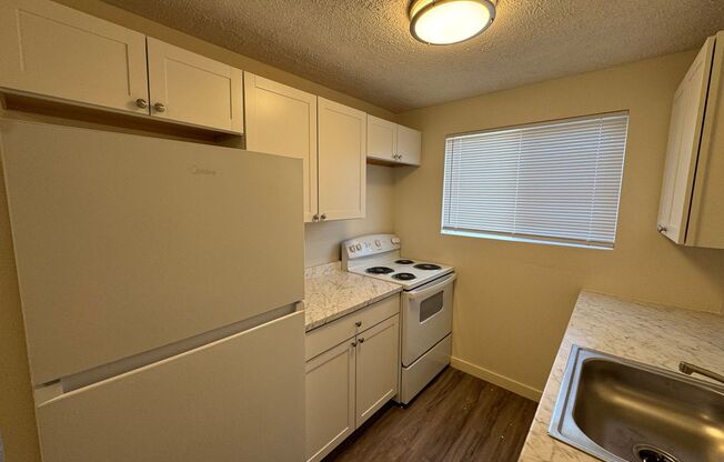 1 bed, 1 bath, $870, Unit Unit 5