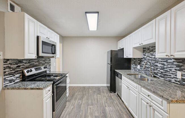 2 beds, 1.5 baths, 980 sqft, $1,425, Unit 972