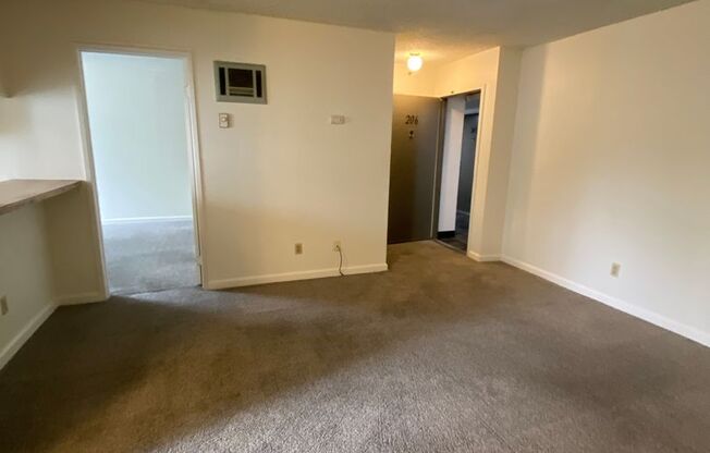 7506 Parkway Dr #207