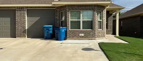 301 W PANTHER WAY