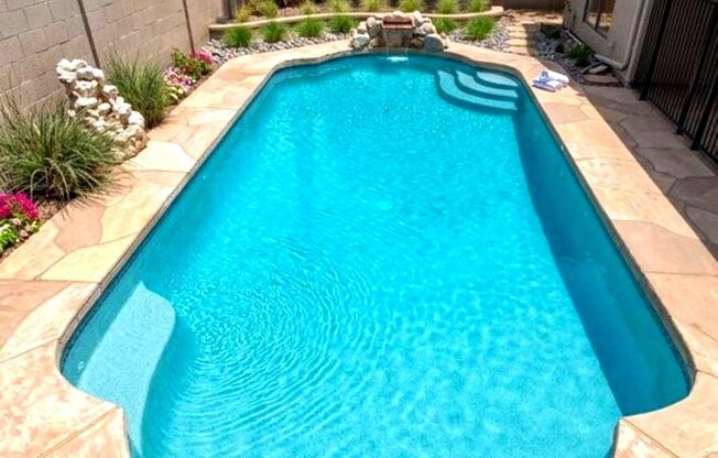 Spacious 4 Bedroom, 2 Bath Pool Home Within Walking Distance to Freestone Park!
