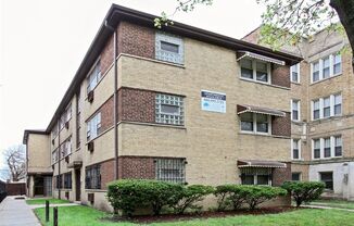 6743 S Oglesby