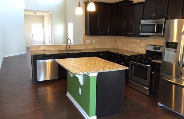 Wonderful 4bd/2.5bth in a great community!