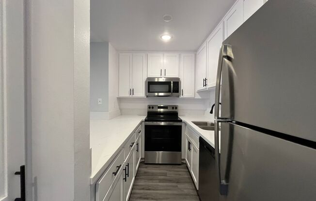 Studio, 1 bath, 595 sqft, $1,498, Unit 321