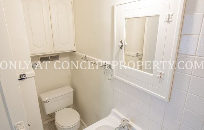 1 bed, 1 bath, 500 sqft, $999, Unit 25 - R