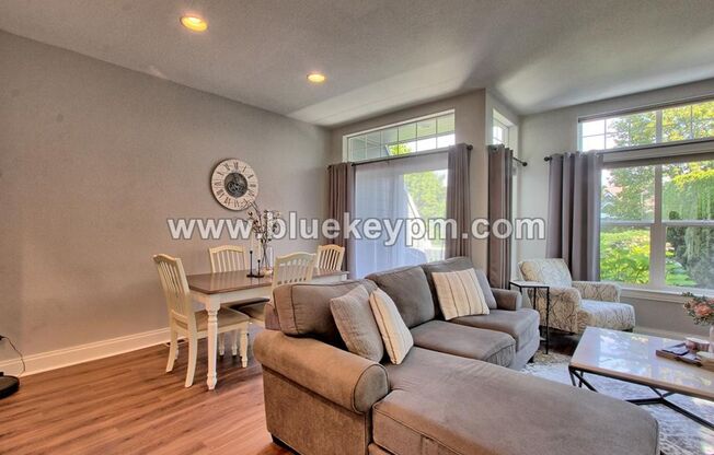 2 Bed, 2.5 Baths Townhome in Beaverton Near Greenway Park