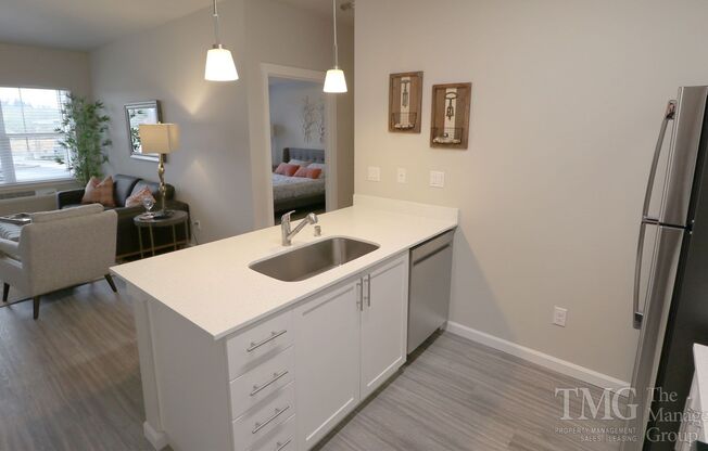 1 bed, 1 bath, 676 sqft, $1,570, Unit E137