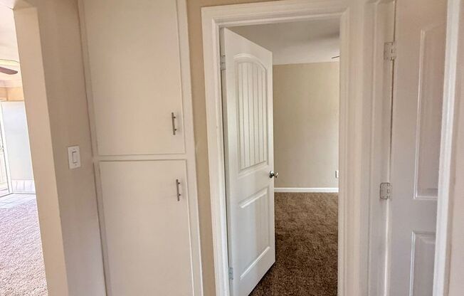2 beds, 1 bath, $2,595, Unit 4839.5