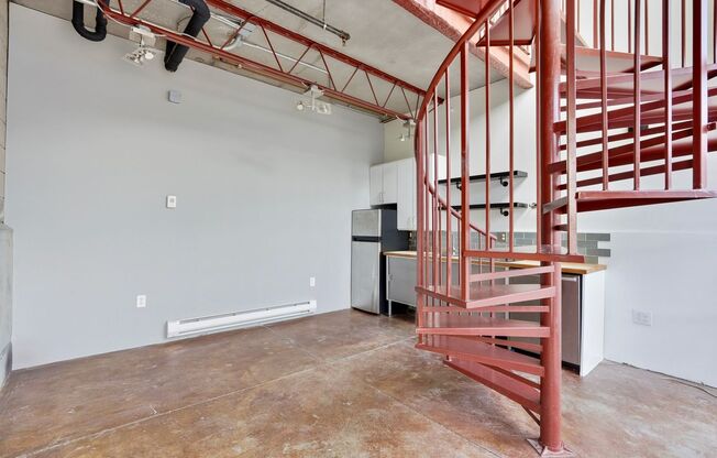 Modern Pet-Friendly 1-Bedroom Condo in Prime Salt Lake City Location with In-Unit Washer/Dryer & Stainless Steel Appliances