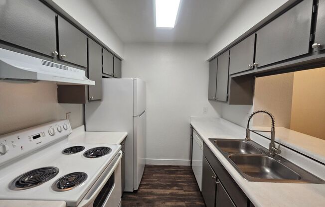 1 bed, 1 bath, 580 sqft, $995, Unit 123