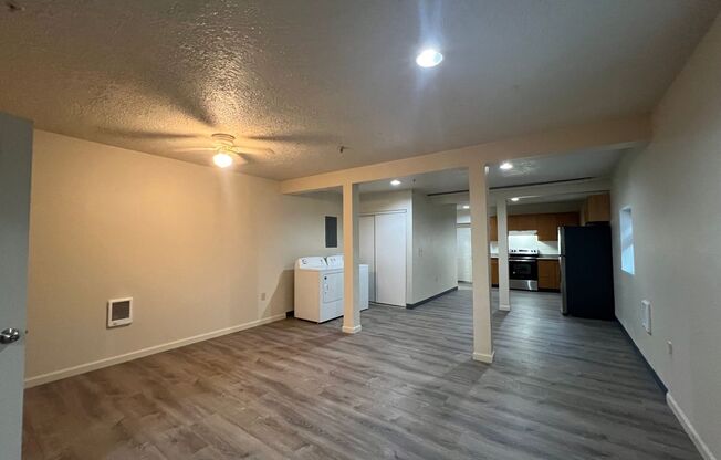 Studio, 1 bath, 450 sqft, $1,000, Unit 21-C