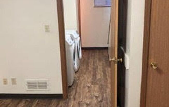 3 beds, 2 baths, $1,550, Unit 102 MM #A