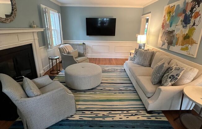 Gorgous 4 Bed 3.3 Bath house in the Sedgefield/Madison Park area