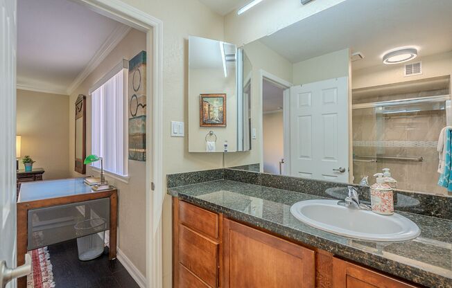2 beds, 2 baths, $2,500, Unit #107