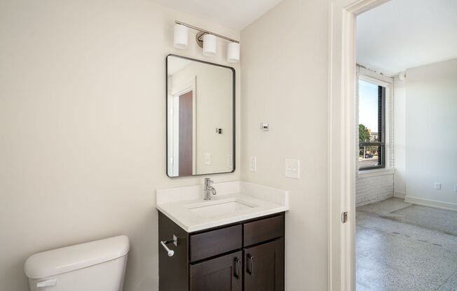 1 bed, 1 bath, $1,200, Unit 875 Michigan Ave Apt. 304