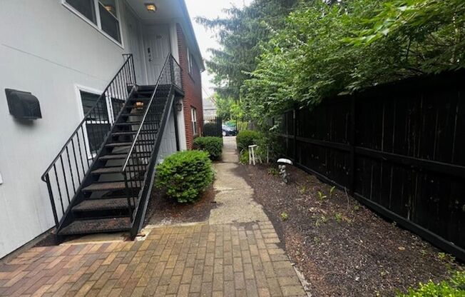 247 S 18 ST