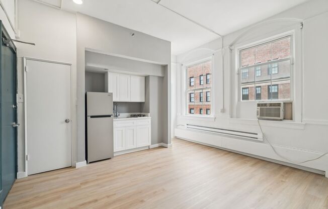 Studio, 1 bath, 311 sqft, $1,395, Unit 501