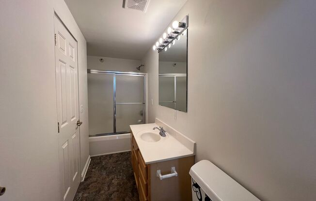 Studio, 1 bath, $1,350, Unit A321 1/2-3