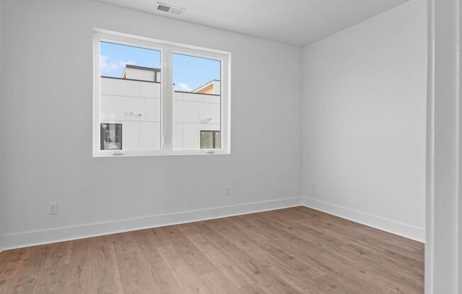3 beds, 3.5 baths, $3,000, Unit Unit 12