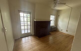 240 W. Lakelawn Place