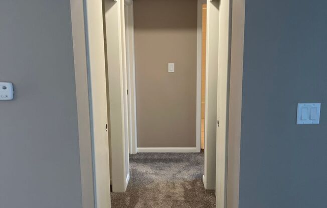 2 beds, 1 bath, 948 sqft, $1,179, Unit 059