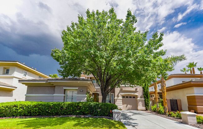 5 Bedroom Pool Home Located In Summerlin Guard Gated Community