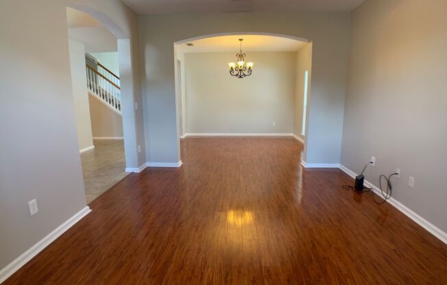Spacious 4-Bedroom Home in the Heart of Oakleaf Plantation!