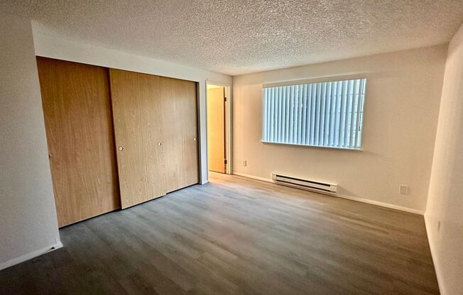 3 beds, 2 baths, 1,098 sqft, $2,030, Unit S201