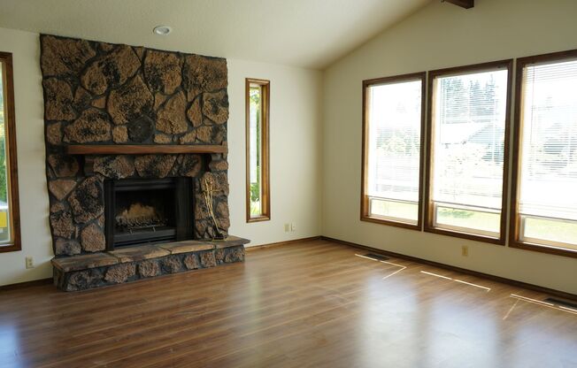 Beautiful 3 Bedroom Ranch in Green Meadows For Rent - 8506 NE 71st St.