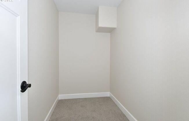 3 beds, 2.5 baths, $2,595