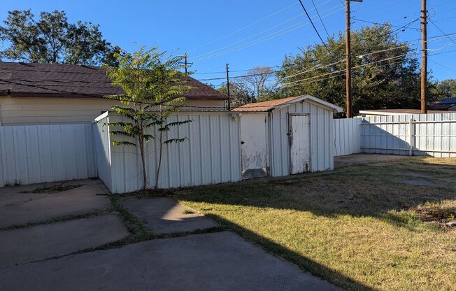 3 beds, 1 bath, $1,350