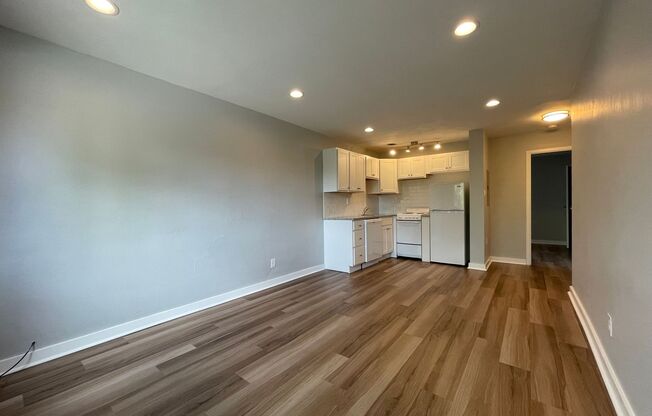 1 bed, 1 bath, 450 sqft, $1,549, Unit 5326 Fifth Ave. #01