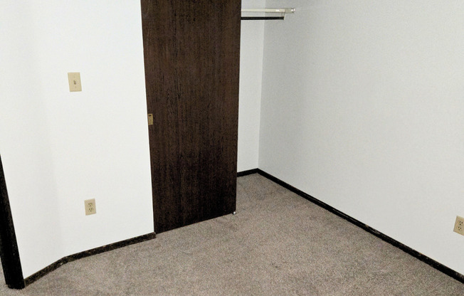 2 beds, 1 bath, $1,350, Unit Unit 6