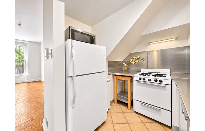 265 SAINT JAMES PL