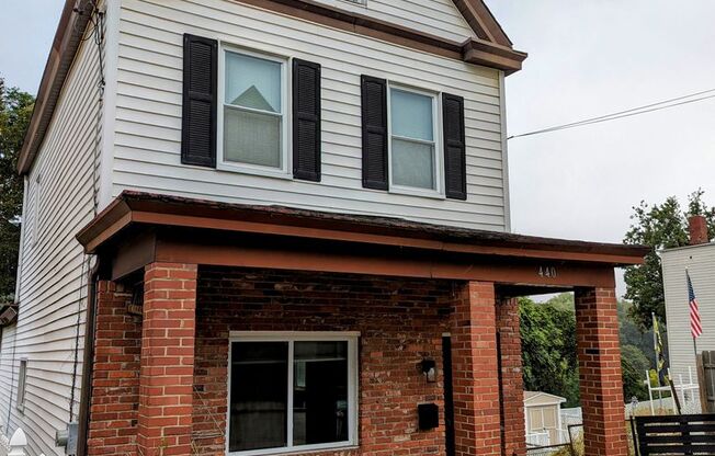 2 Bedroom 1 Bathroom Single Family Home (Mt Washington)