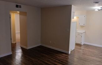 2 beds, 1 bath, 900 sqft, $875, Unit 8606-2