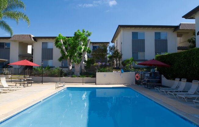 2 beds, 1 bath, 950 sqft, $2,195, Unit 070