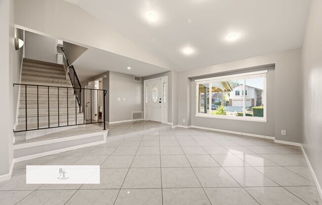 Beautiful Remodeled 4-Bedroom Home in a Golf Course Community!