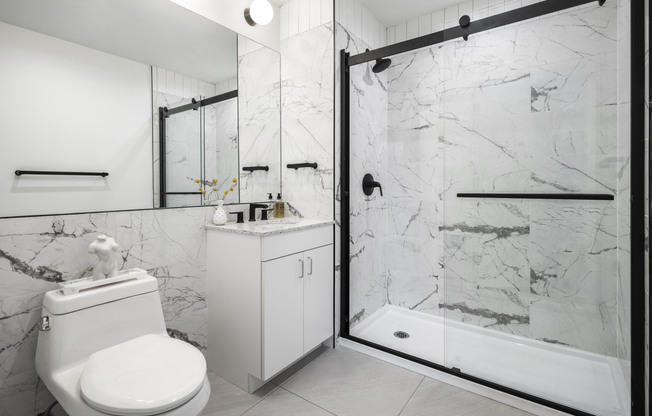 3 beds, 2 baths, $6,200, Unit 9E