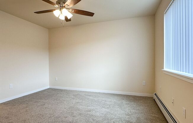 3 beds, 2 baths, 1,186 sqft, $1,385, Unit FL 5859-19