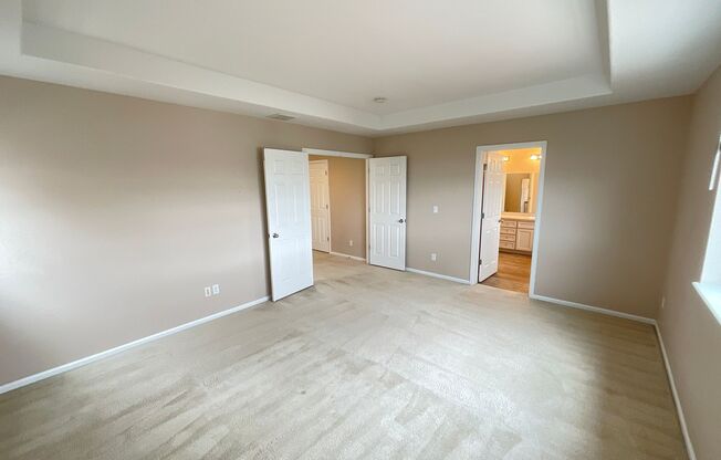 4 beds, 3 baths, $2,550