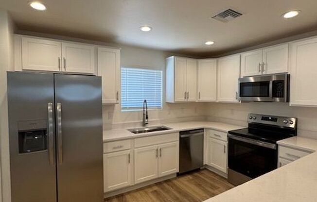 2445 S CLOVIS PL
