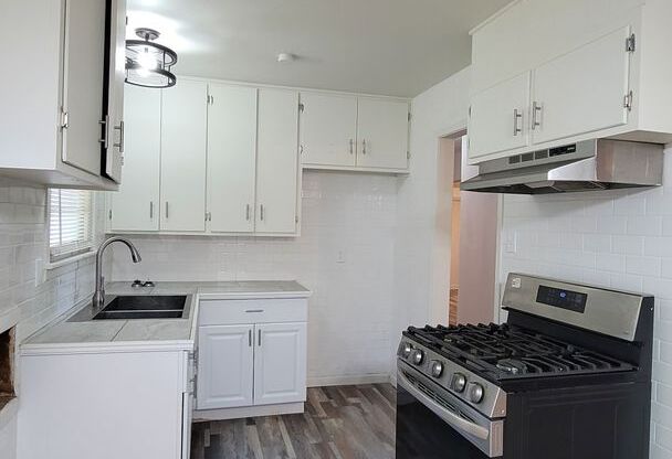 3 beds, 1 bath, $1,200