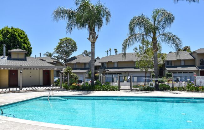 3 beds, 2.5 baths, $4,350, Unit # 11